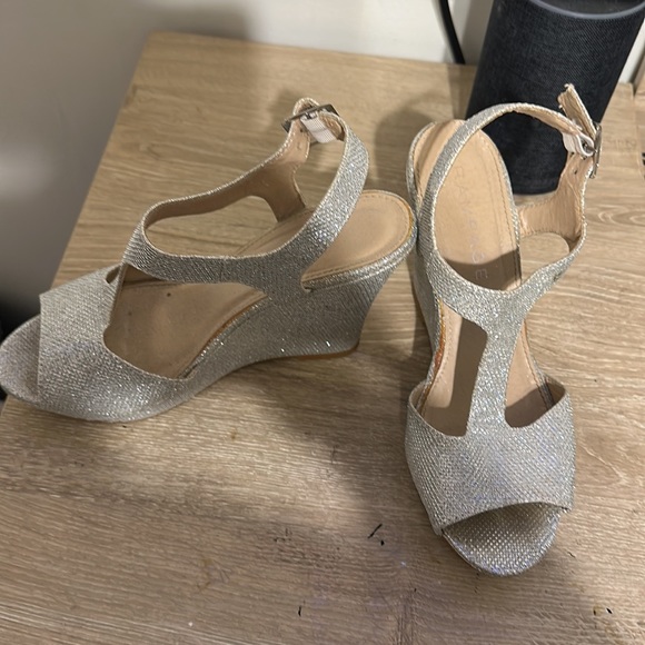 Sliver Glitter Wedge heels - Picture 2 of 3